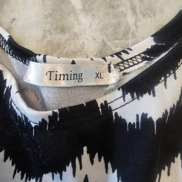 Timing Black & White Chevron Print Sleeveless Top Style XL - Picture 4 of 8